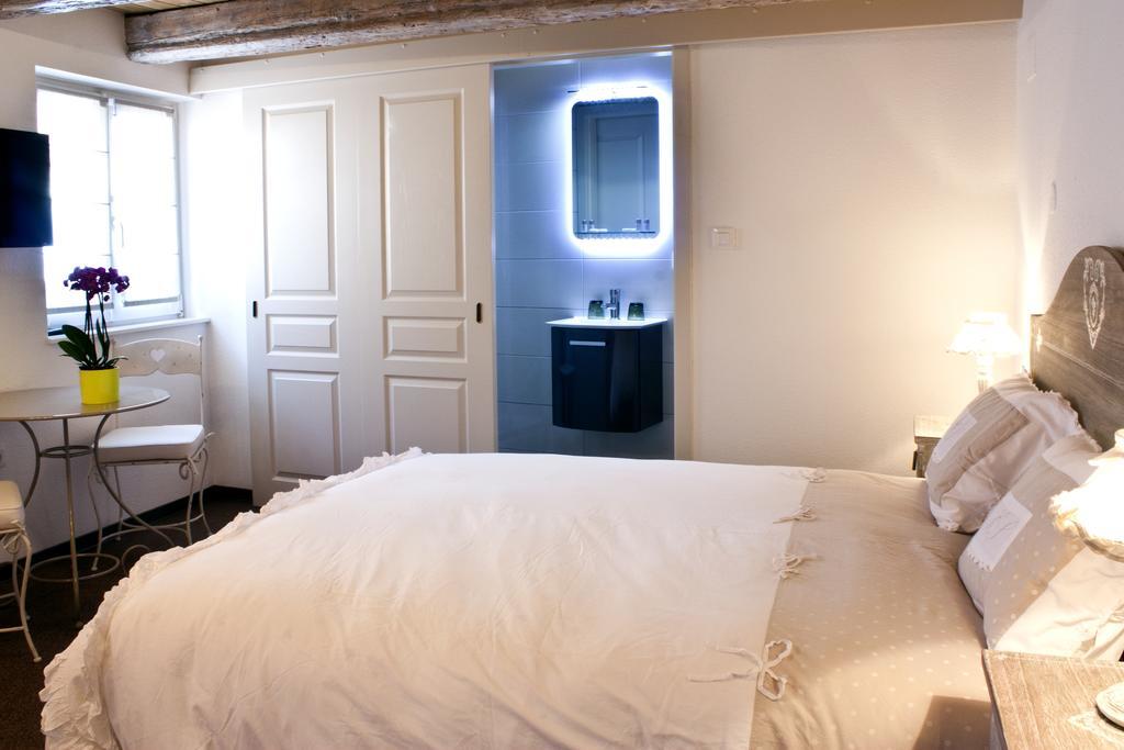 Chambre Le Hupsa Pfannala Saint-Hippolyte  Rum bild