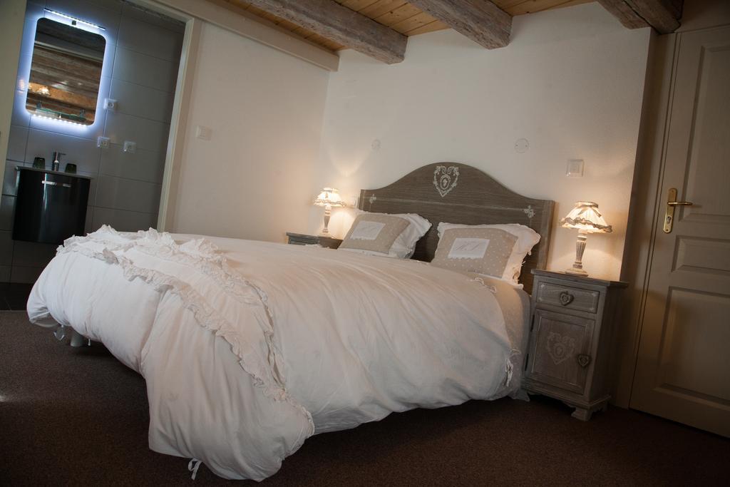 Chambre Le Hupsa Pfannala Saint-Hippolyte  Rum bild
