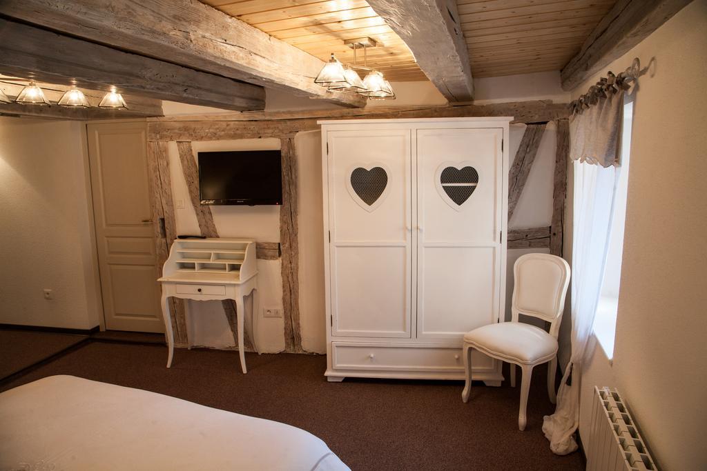 Chambre Le Hupsa Pfannala Saint-Hippolyte  Rum bild