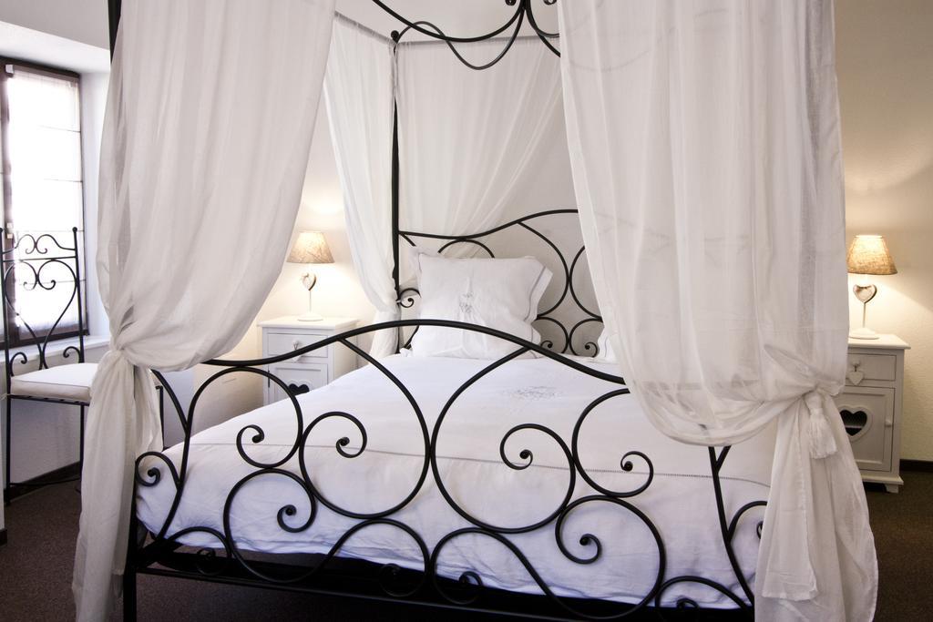 Chambre Le Hupsa Pfannala Saint-Hippolyte  Rum bild
