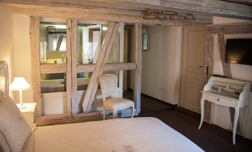 Chambre Le Hupsa Pfannala Saint-Hippolyte  Rum bild