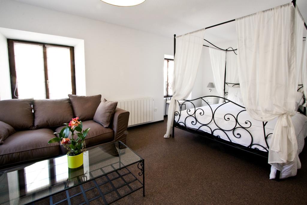 Chambre Le Hupsa Pfannala Saint-Hippolyte  Rum bild