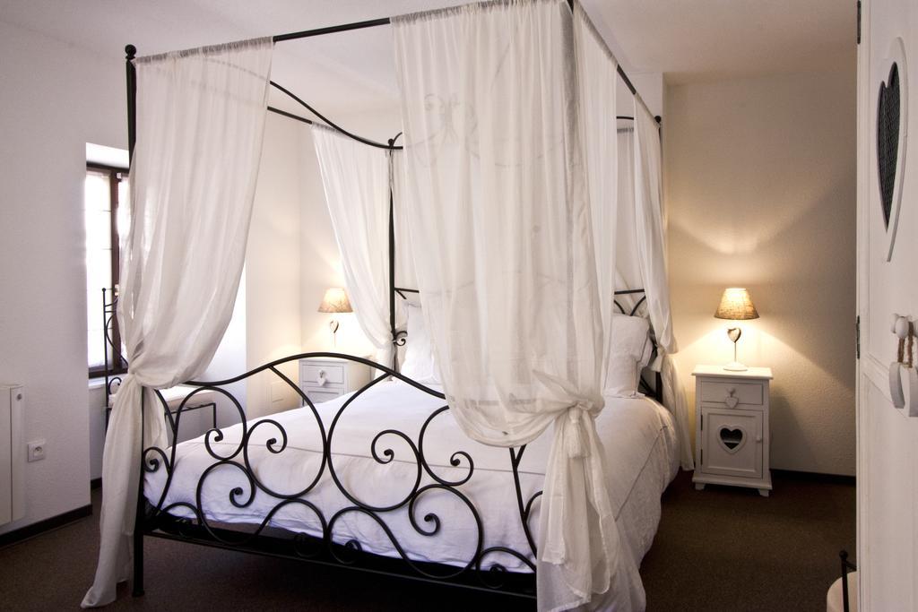 Chambre Le Hupsa Pfannala Saint-Hippolyte  Rum bild